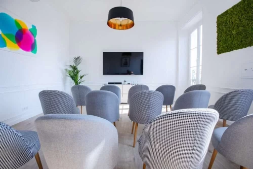 Salle de réunion  idéal pour votre activité professionnelle à Nice