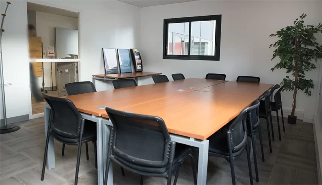 Salle de réunion  idéal pour votre activité professionnelle à Nîmes