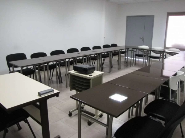 Salle de réunion  idéal pour votre activité professionnelle à Nîmes