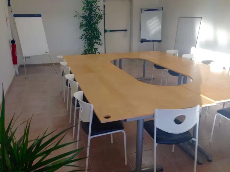 Salle de réunion  idéal pour votre activité professionnelle à Nîmes