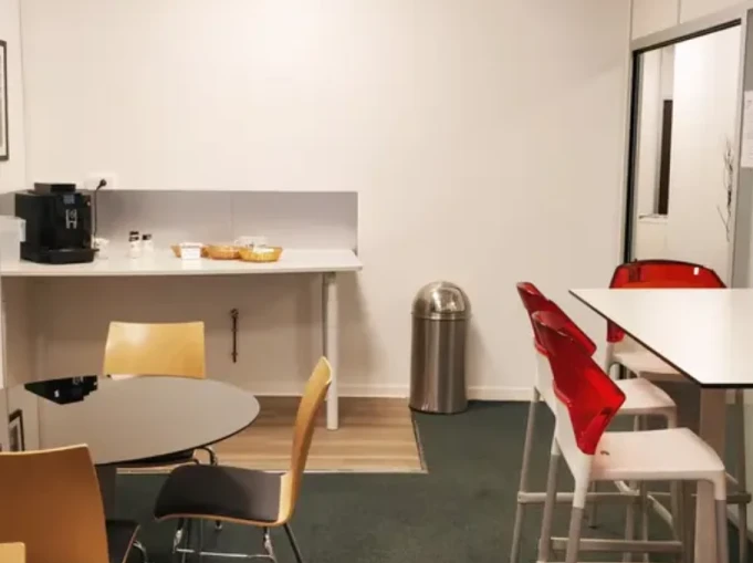 Bureau fermé  idéal pour votre activité professionnelle à Paris 10e Arrondissement