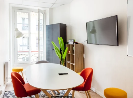 Plateau privé  idéal pour votre activité professionnelle à Paris 10e Arrondissement