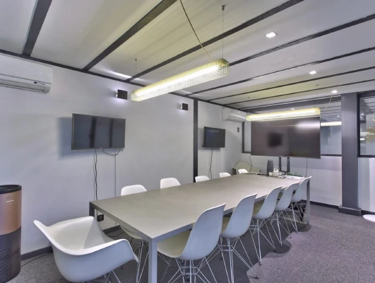 Bureau fermé  idéal pour votre activité professionnelle à Paris 10e Arrondissement