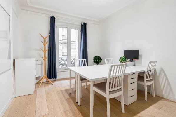 Plateau privé  idéal pour votre activité professionnelle à Paris 10e Arrondissement