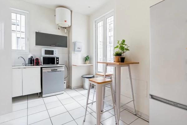 Bureau fermé  idéal pour votre activité professionnelle à Paris 11e Arrondissement