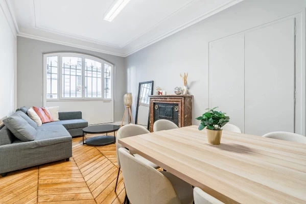 Bureau fermé  idéal pour votre activité professionnelle à Paris 18e Arrondissement