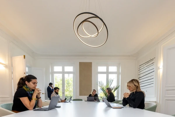 Plateau privé  idéal pour votre activité professionnelle à Paris 8e Arrondissement