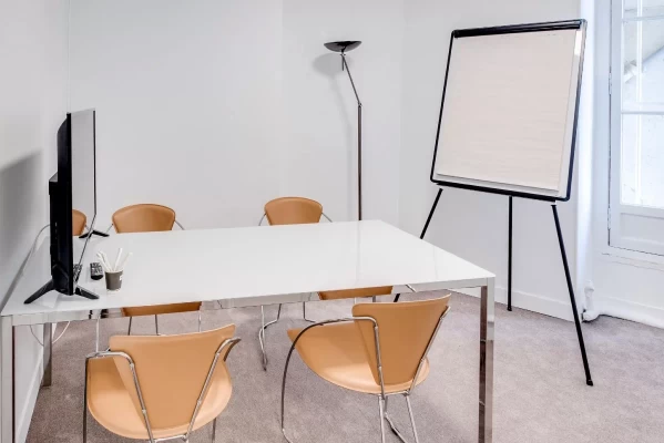 Bureau fermé  idéal pour votre activité professionnelle à Paris 8e Arrondissement