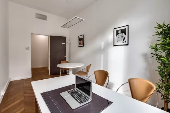 Bureau fermé  idéal pour votre activité professionnelle à Paris 8e Arrondissement