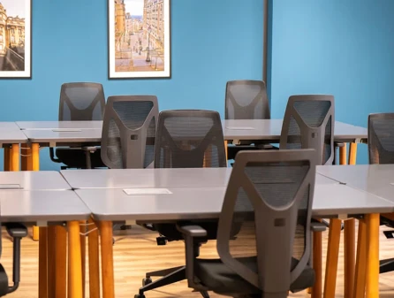 Bureau fermé  idéal pour votre activité professionnelle à Paris 8e Arrondissement