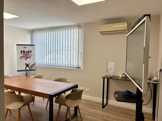 Salle de réunion  idéal pour votre activité professionnelle à Puget-sur-Argens