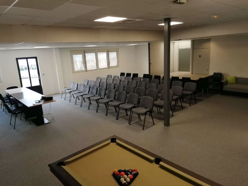 Salle de réunion  idéal pour votre activité professionnelle à Rillieux-la-Pape