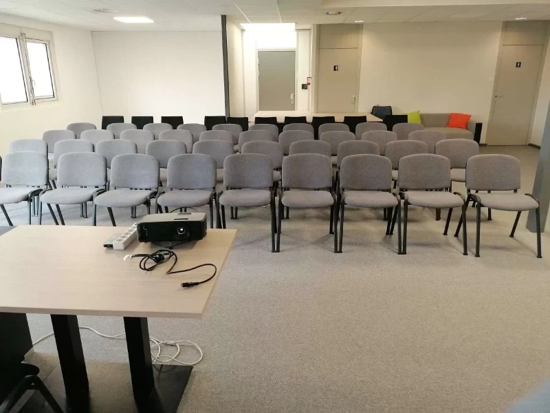 Salle de réunion  idéal pour votre activité professionnelle à Rillieux-la-Pape