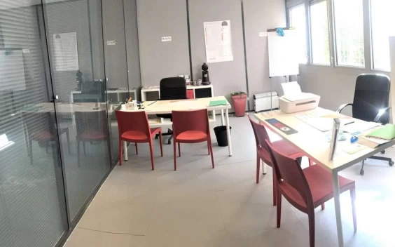 Bureau fermé  idéal pour votre activité professionnelle à Rillieux-la-Pape