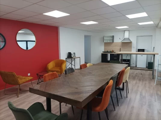 Bureau fermé  idéal pour votre activité professionnelle à Sablé-sur-Sarthe