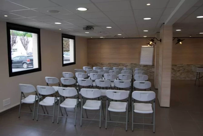 Salle de réunion  idéal pour votre activité professionnelle à Saint-Avertin
