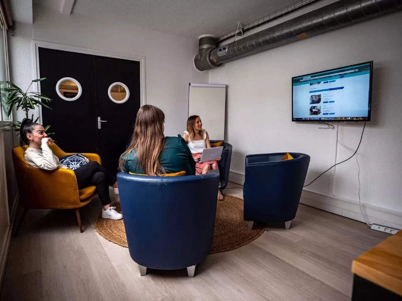 Salle de réunion  idéal pour votre activité professionnelle à Saint-Brieuc