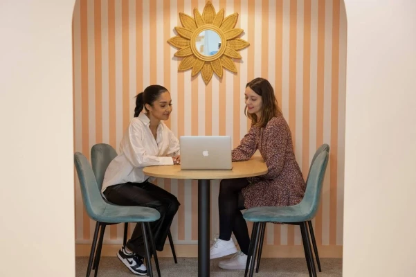 Bureau fermé  idéal pour votre activité professionnelle à Suresnes
