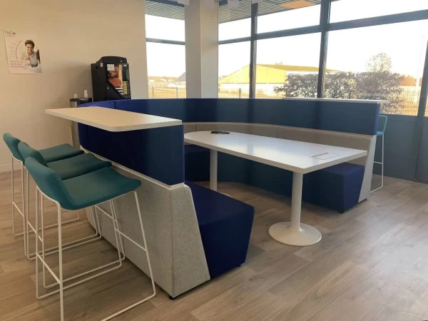Salle de réunion  idéal pour votre activité professionnelle à Saint-Erme-Outre-et-Ramecourt