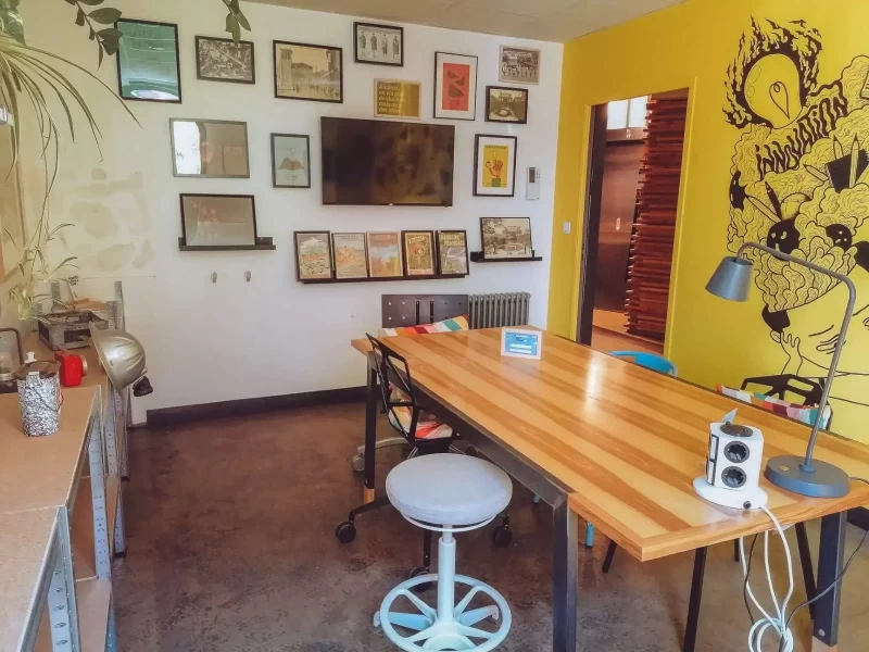 Salle de réunion  idéal pour votre activité professionnelle à Saint-Étienne
