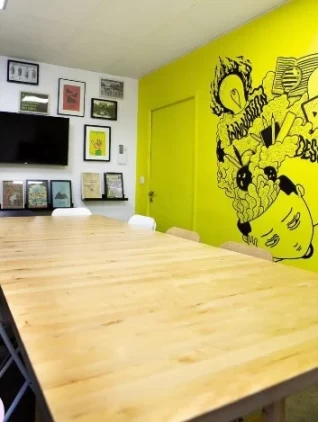Salle de réunion  idéal pour votre activité professionnelle à Saint-Étienne