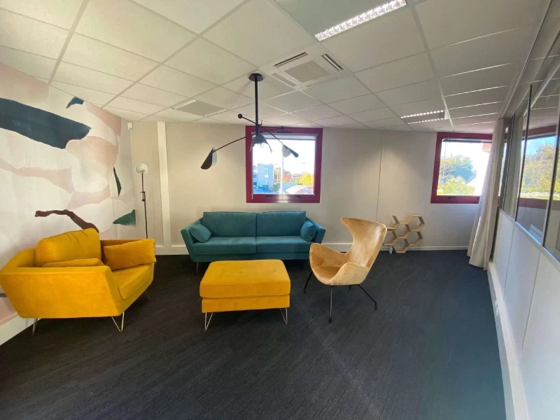 Salle de réunion  idéal pour votre activité professionnelle à Saint-Grégoire