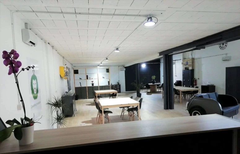 Salle de réunion  idéal pour votre activité professionnelle à Saint-Maur-des-Fossés