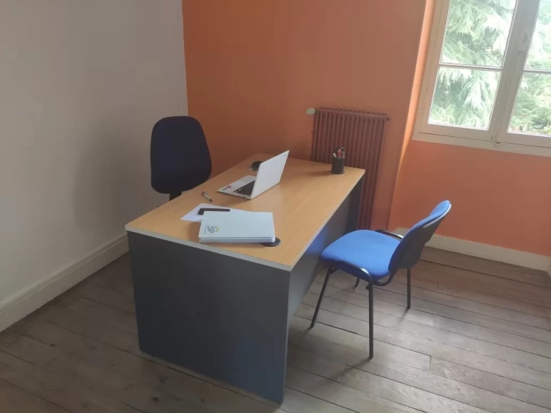 Bureau fermé  idéal pour votre activité professionnelle à Saint-Selve