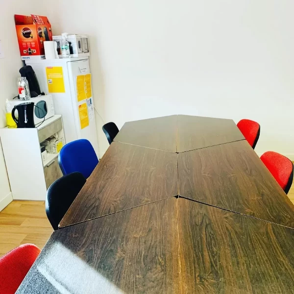 Salle de réunion  idéal pour votre activité professionnelle à Sérignac-sur-Garonne