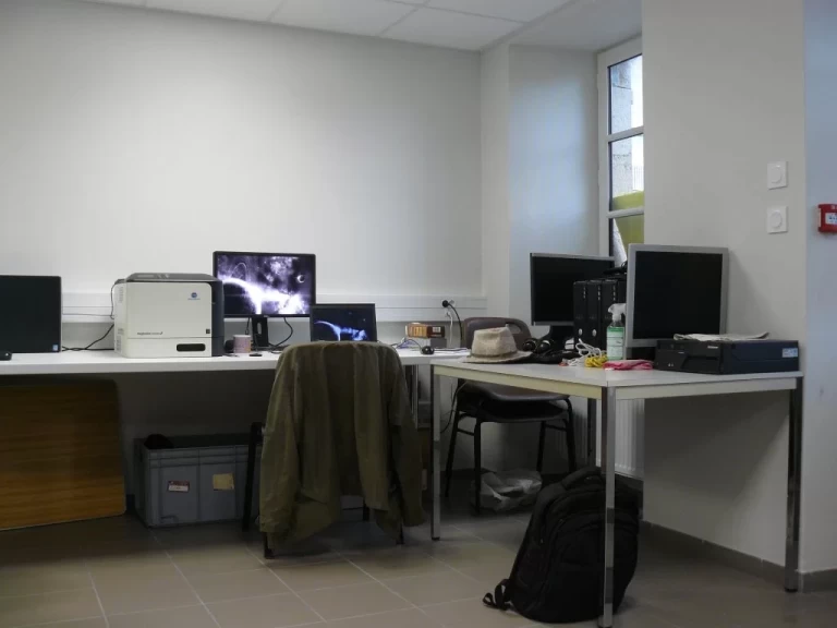 Bureau fermé  idéal pour votre activité professionnelle à Tarnac