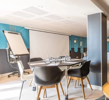 Salle de réunion  idéal pour votre activité professionnelle à Laval
