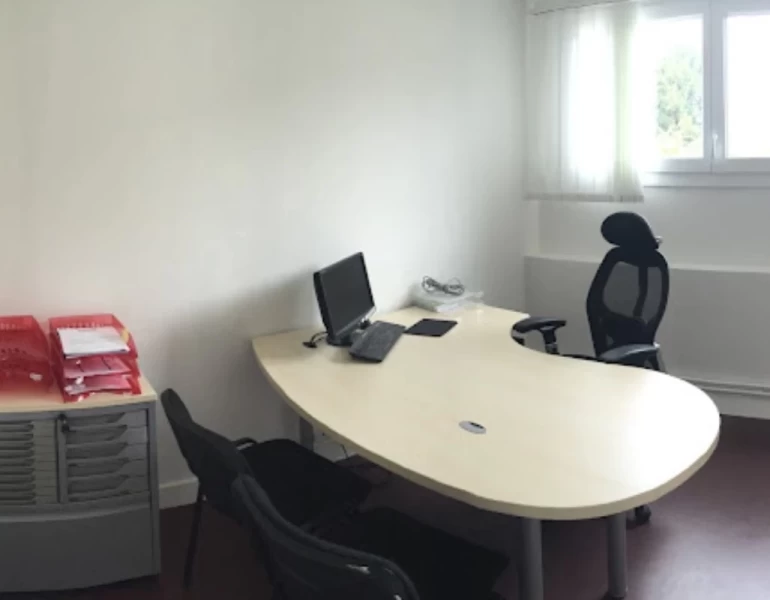 Bureau fermé  idéal pour votre activité professionnelle à Tours