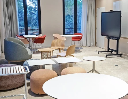 Plateau privé  idéal pour votre activité professionnelle à Valbonne