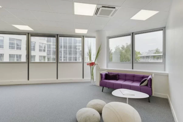 Bureau fermé  idéal pour votre activité professionnelle à Vélizy-Villacoublay