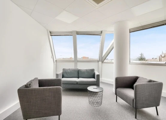 Bureau fermé  idéal pour votre activité professionnelle à Vélizy-Villacoublay