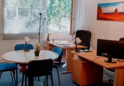 Bureau fermé  idéal pour votre activité professionnelle à Vélizy-Villacoublay
