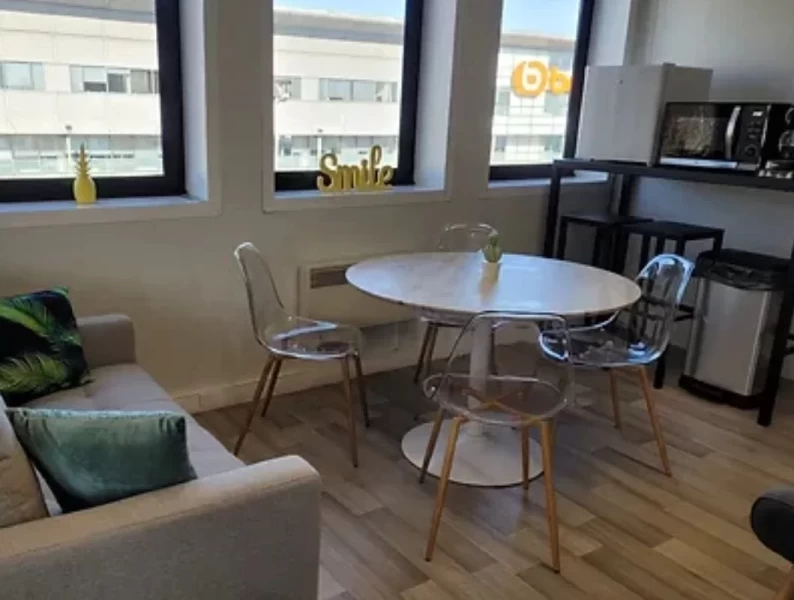Bureau fermé  idéal pour votre activité professionnelle à Villeneuve-d'Ascq