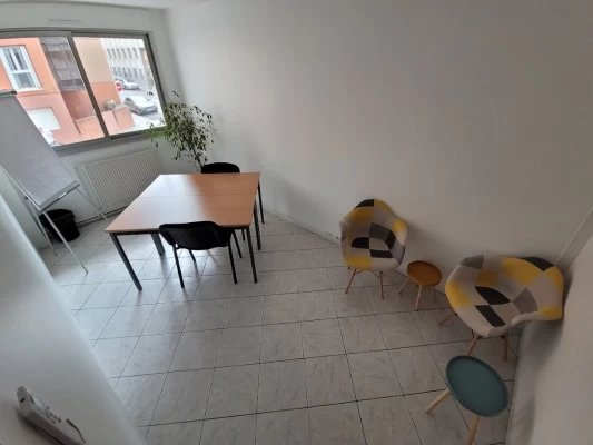 Bureau fermé  idéal pour votre activité professionnelle à Villeurbanne